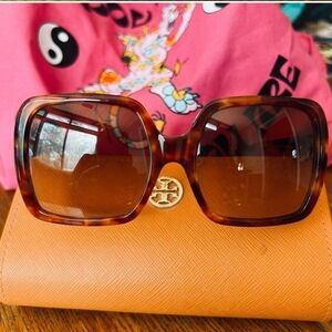 Tory Burch oversized sunglasses TY7058 brown preowned